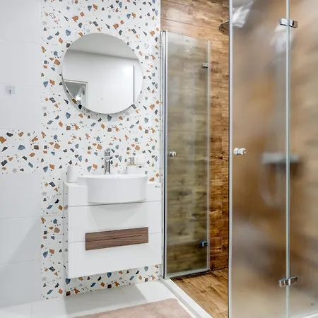 Apartamento Luxury 2 Bdrm Getaway And Free Parking *