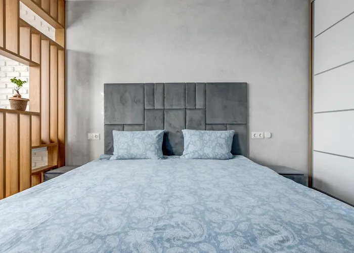 Luxury 2 Bdrm Getaway And Free Parking 公寓 *