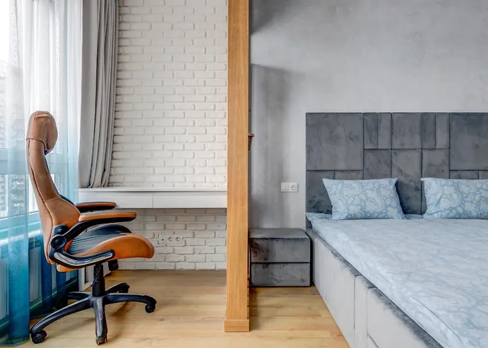 Luxury 2 Bdrm Getaway And Free Parking