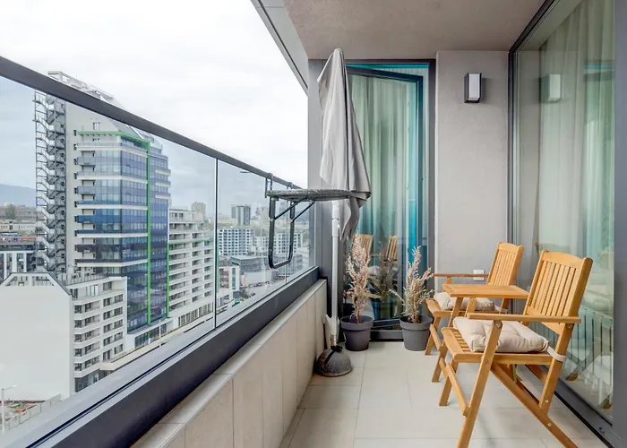 Luxury 2 Bdrm Getaway And Free Parking 公寓