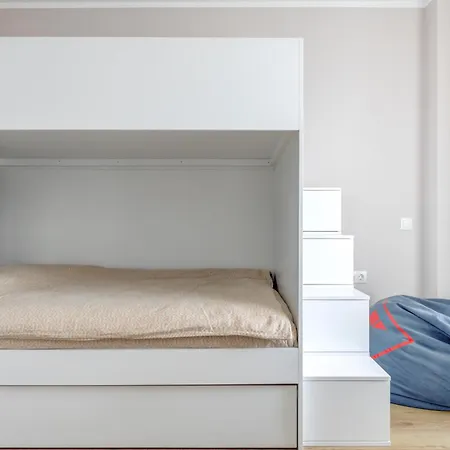 Luxury 2 Bdrm Getaway And Free Parking София