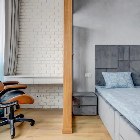 Luxury 2 Bdrm Getaway And Free Parking