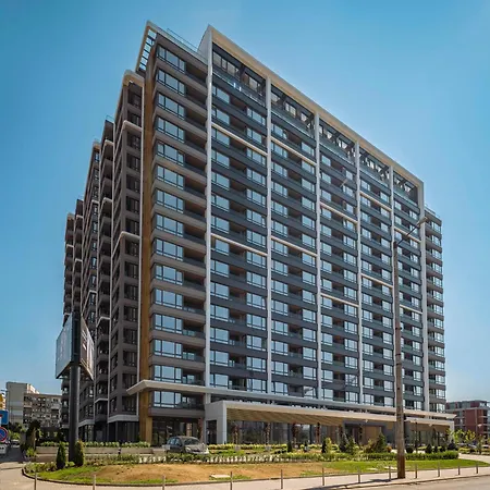 Luxury 2 Bdrm Getaway And Free Parking София