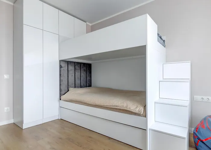 Luxury 2 Bdrm Getaway And Free Parking *