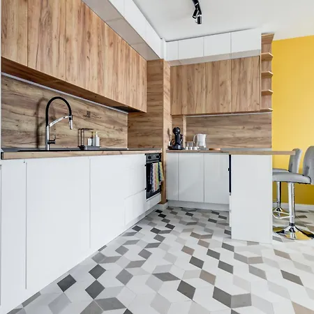 Luxury 2 Bdrm Getaway And Free Parking *